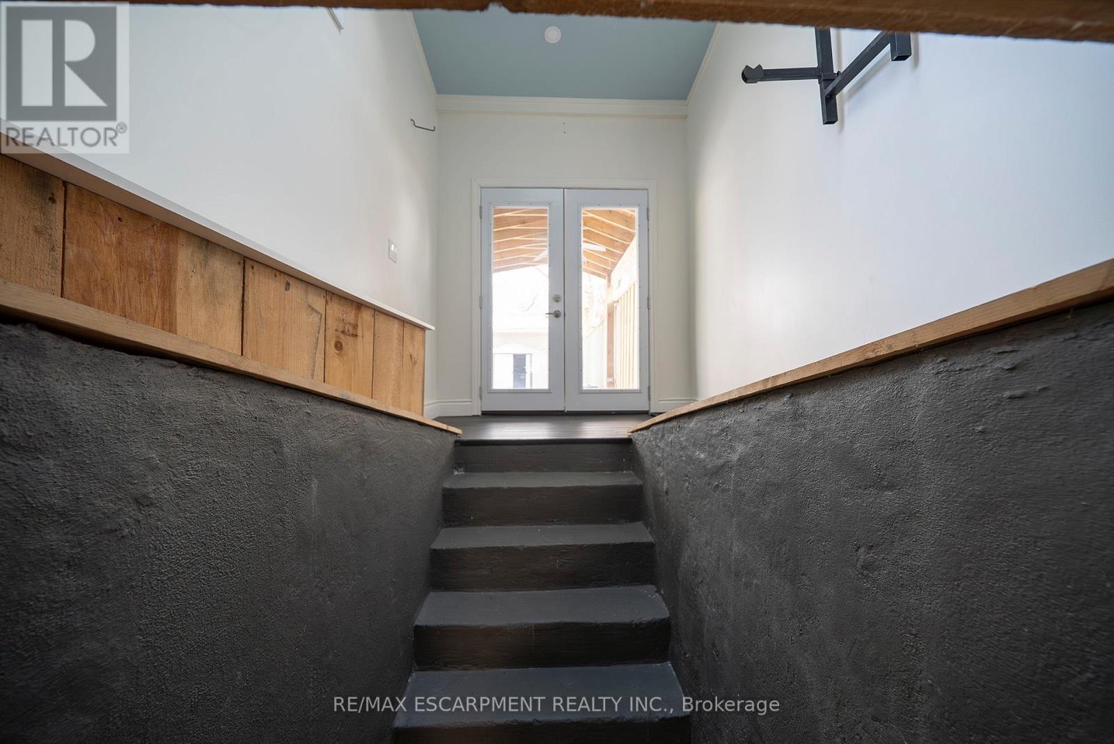 65 1/2 Dundas Street, Brantford, Ontario  N3R 1S2 - Photo 33 - X12894512