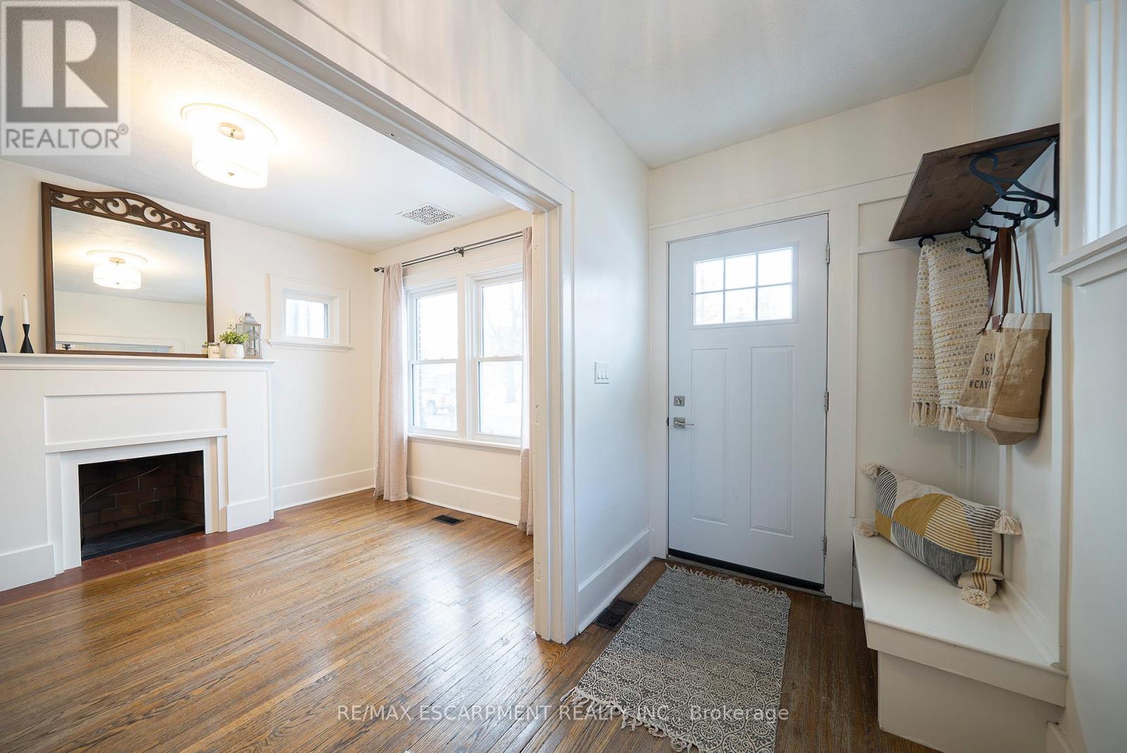 65 1/2 Dundas Street, Brantford, Ontario  N3R 1S2 - Photo 4 - X12894512