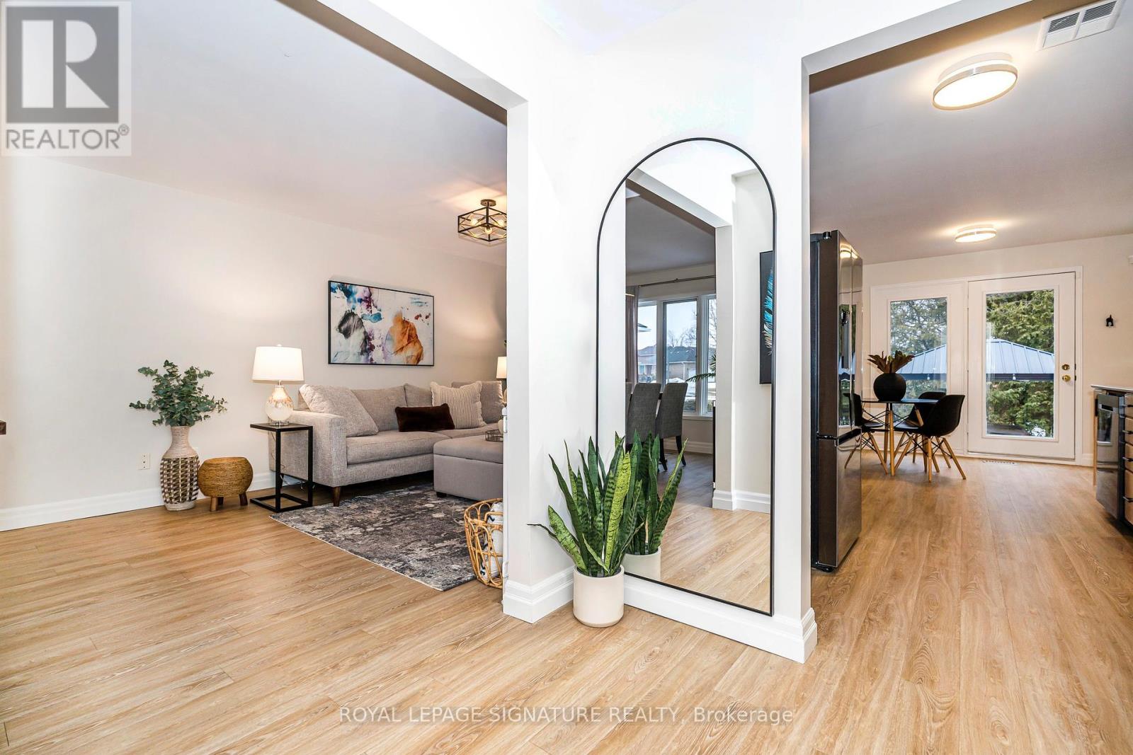 1466 Glenforest Crescent, Peterborough (Monaghan Ward 2), Ontario  K9K 2J2 - Photo 5 - X12894520