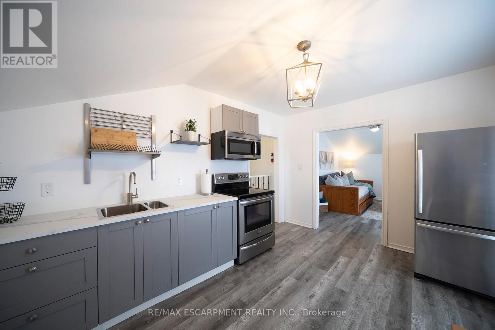 171 Drummond Street, Brantford, Ontario  N3S 6A6 - Photo 11 - X12894524