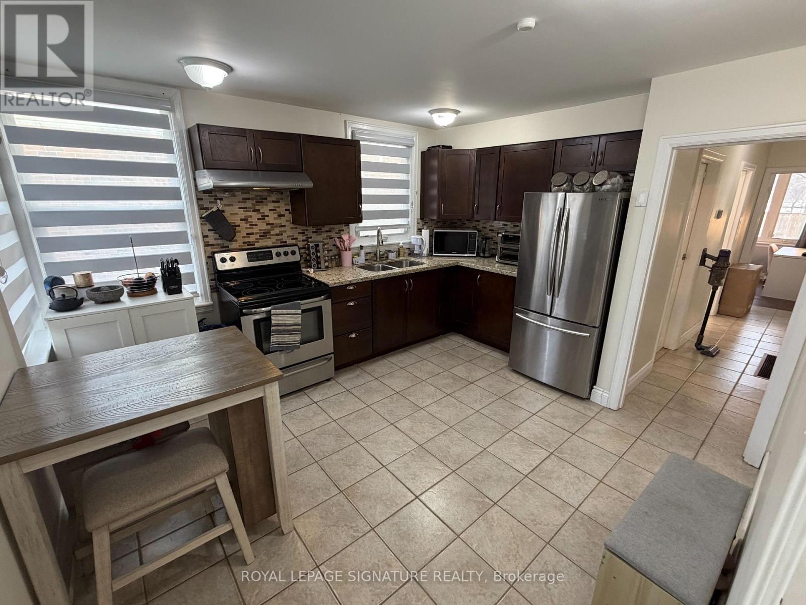 69 Glenmount Avenue, Hamilton (Ainslie Wood), Ontario  L8S 2L3 - Photo 8 - X12894528