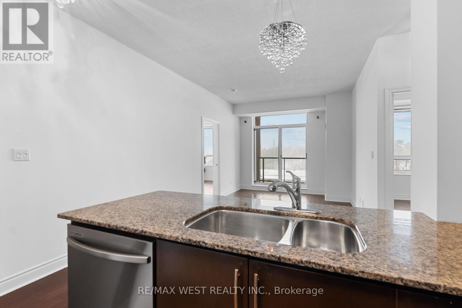 511 - 25 Earlington Avenue, Toronto, Ontario  M8X 3A3 - Photo 7 - W12865414