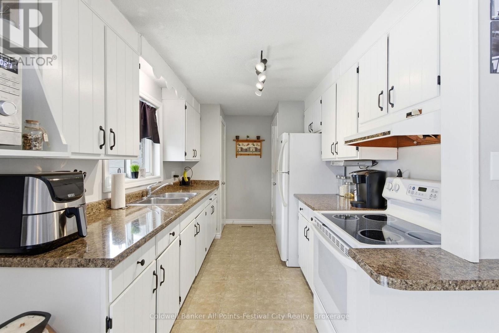 72 Lorne Avenue, Bluewater, Ontario  N0M 1X0 - Photo 13 - X12780430