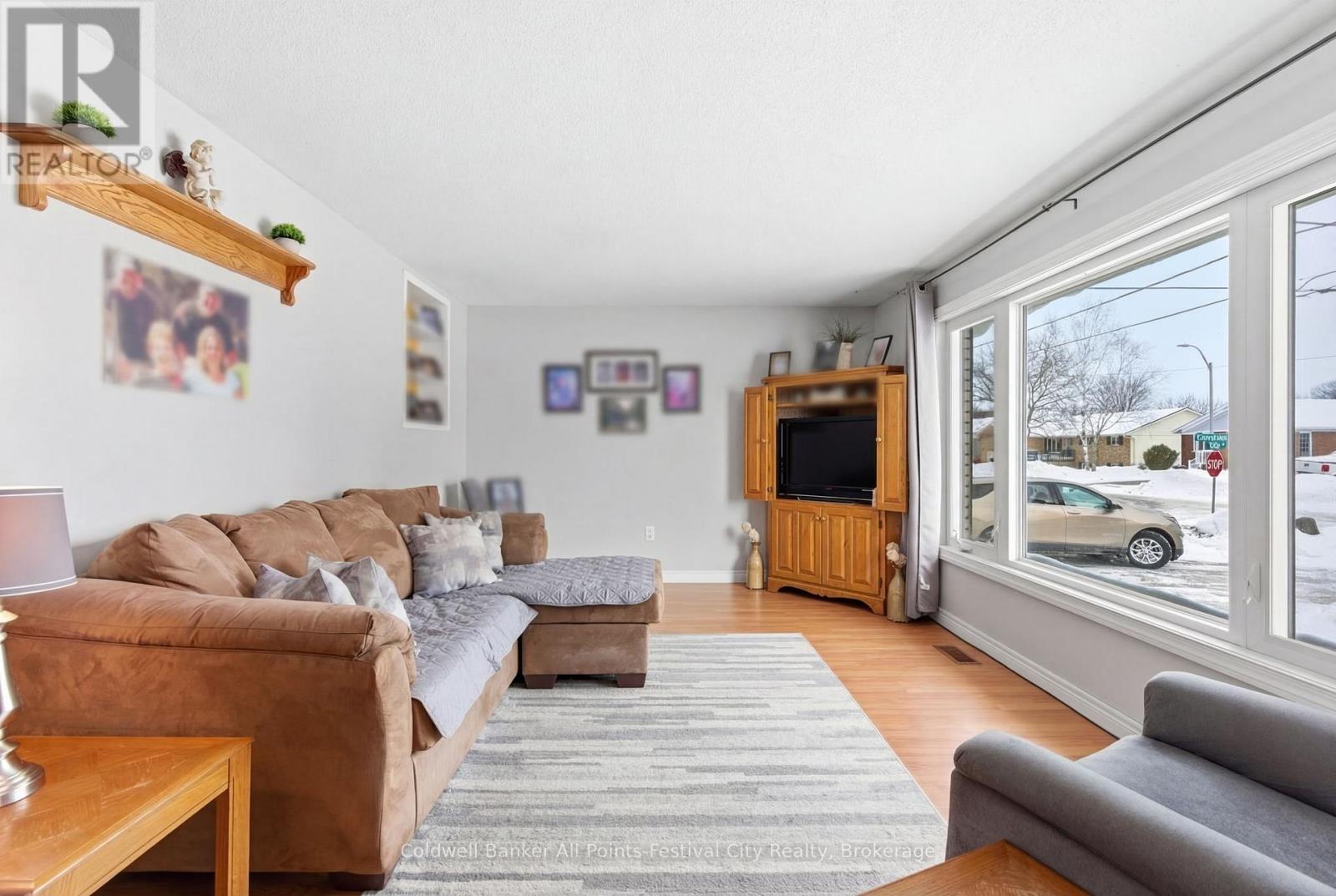 72 Lorne Avenue, Bluewater, Ontario  N0M 1X0 - Photo 6 - X12780430