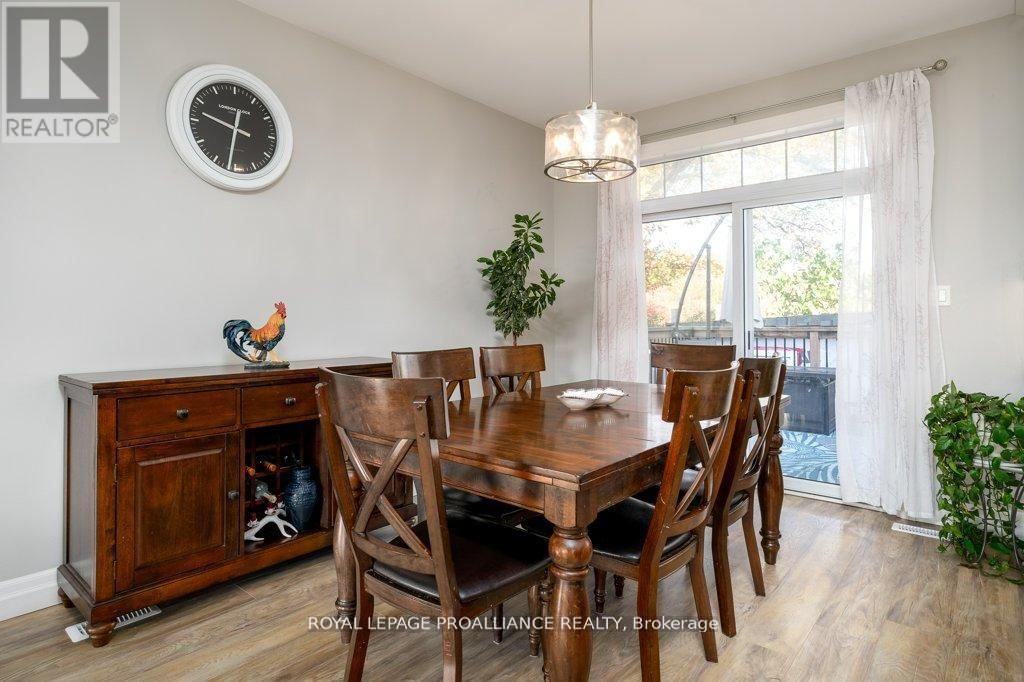 50 Stonegate Crescent, Quinte West, Ontario  K0K 2C0 - Photo 12 - X12894650