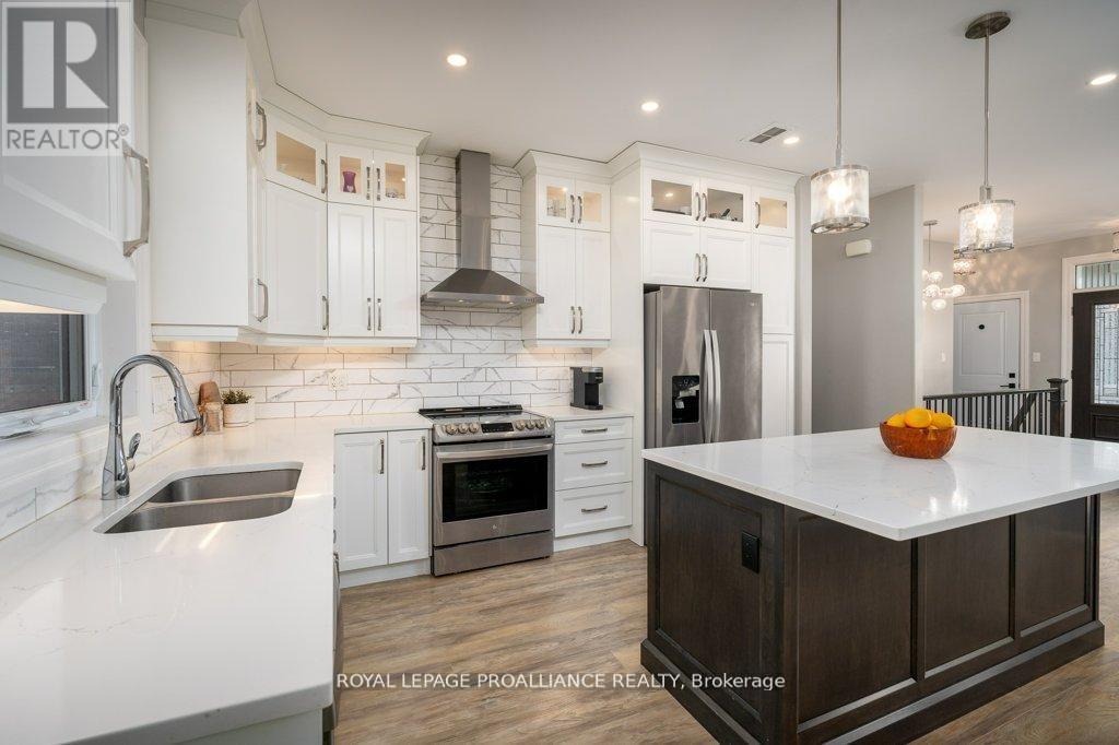 50 Stonegate Crescent, Quinte West, Ontario  K0K 2C0 - Photo 14 - X12894650