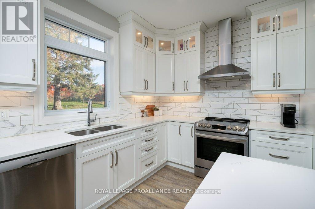 50 Stonegate Crescent, Quinte West, Ontario  K0K 2C0 - Photo 15 - X12894650