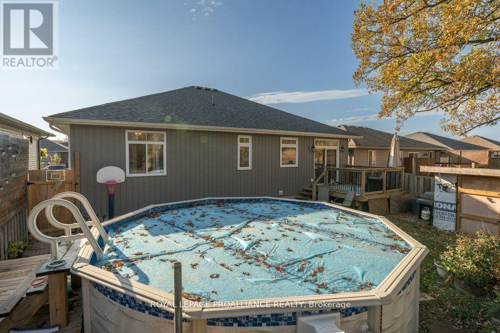 50 Stonegate Crescent, Quinte West, Ontario  K0K 2C0 - Photo 38 - X12894650