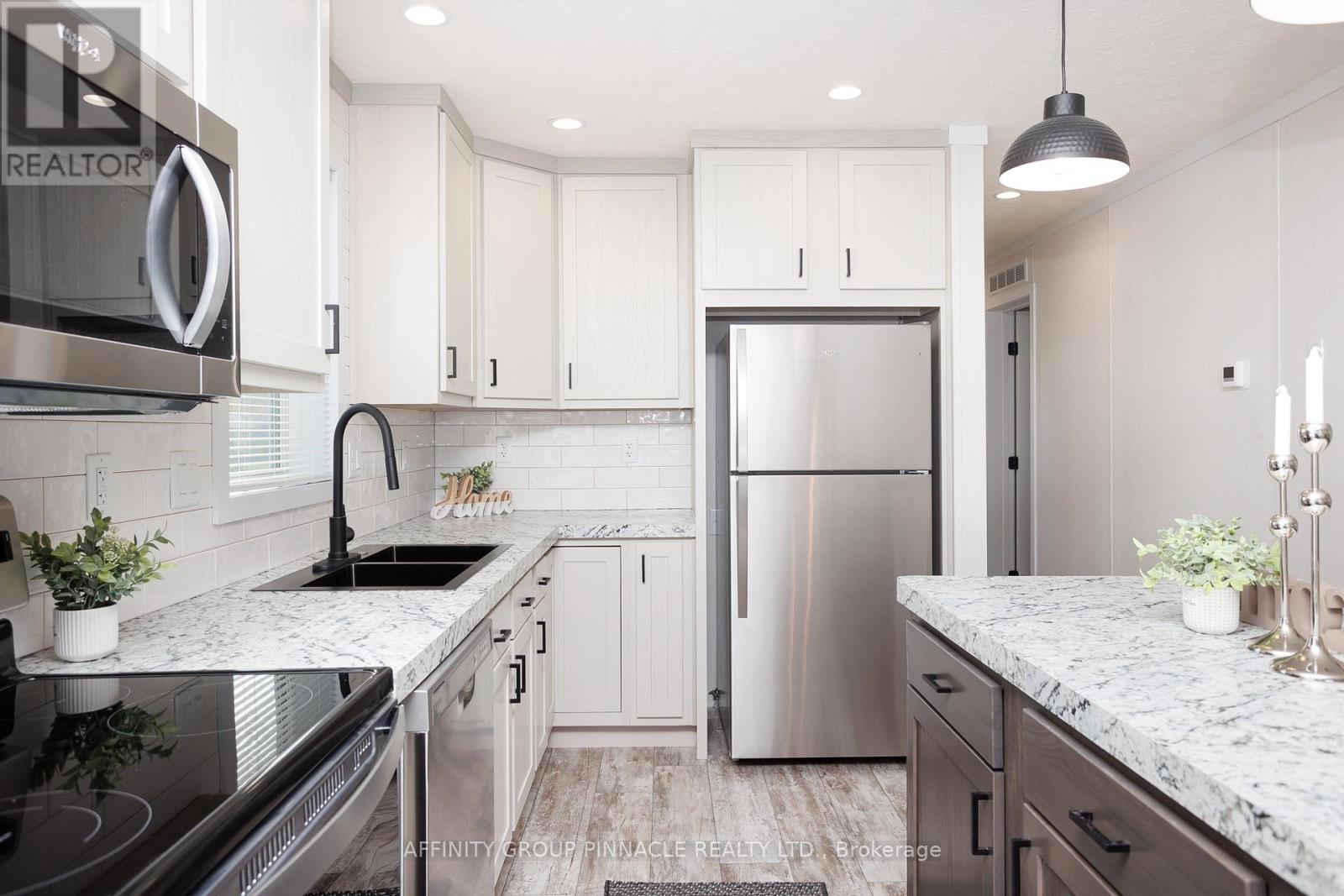 1 Vista Drive, Kawartha Lakes (Lindsay), Ontario  K9V 0H7 - Photo 22 - X12894660