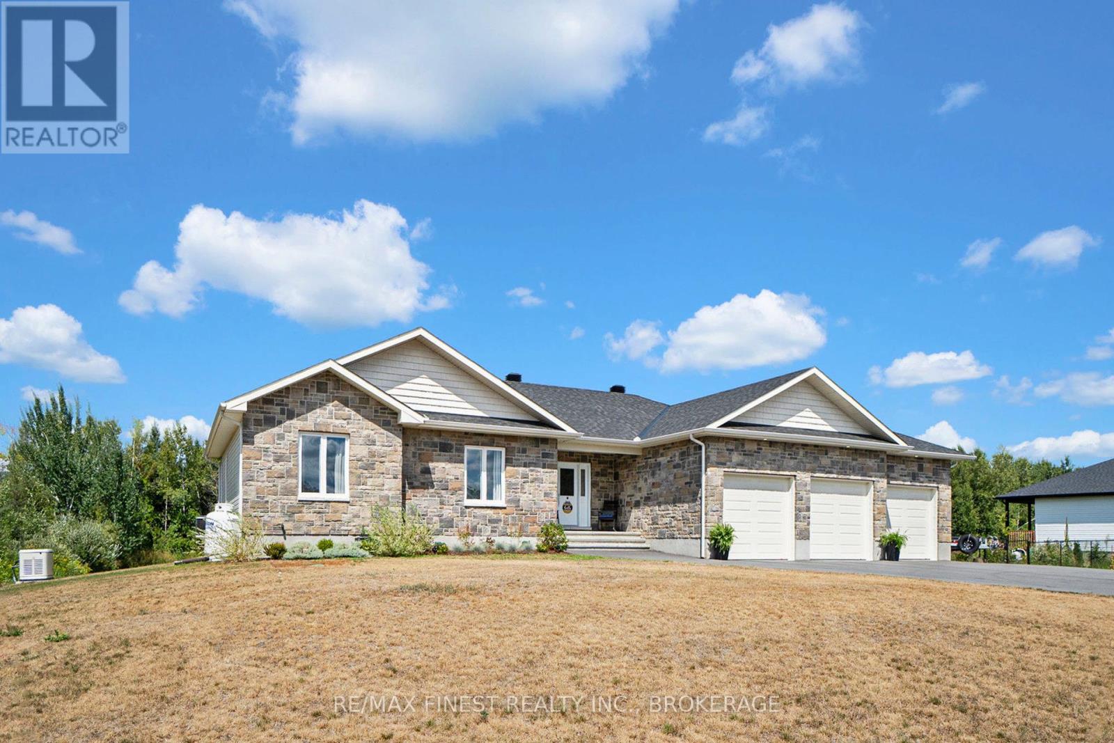 10541 Wylie Way, North Dundas, Ontario  K0E 1S0 - Photo 3 - X12894552