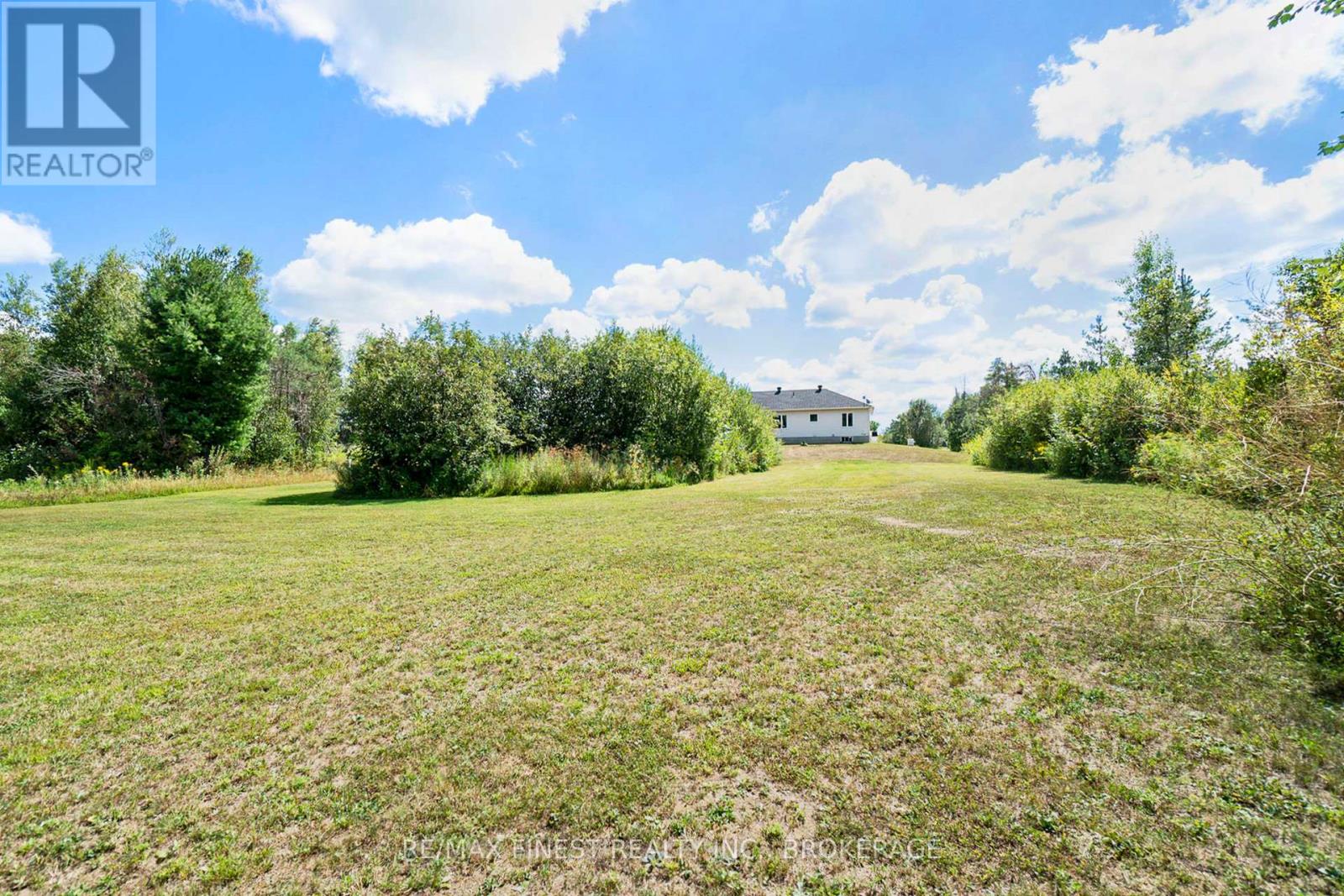 10541 Wylie Way, North Dundas, Ontario  K0E 1S0 - Photo 31 - X12894552