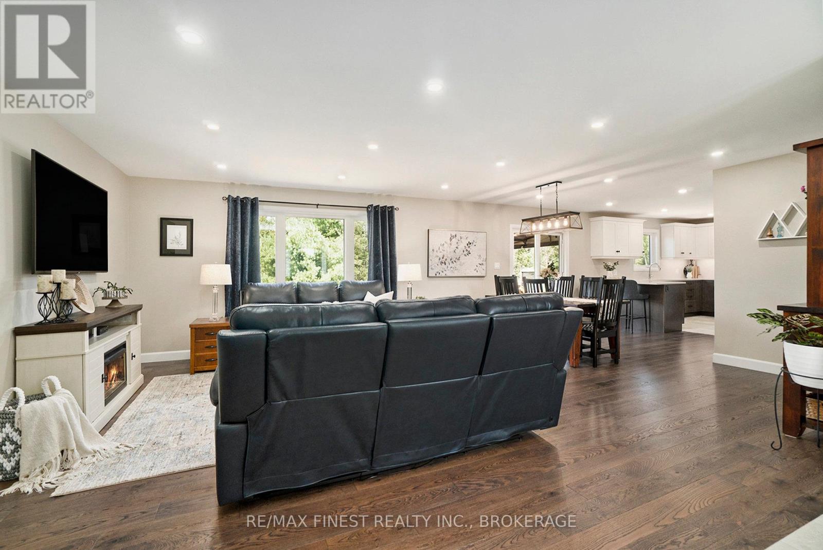 10541 Wylie Way, North Dundas, Ontario  K0E 1S0 - Photo 6 - X12894552