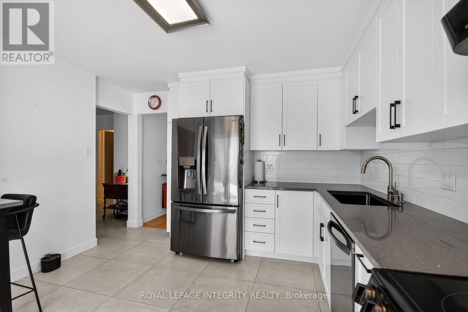 2092 Legrand Crescent, Ottawa, Ontario  K1E 3T6 - Photo 13 - X12894646