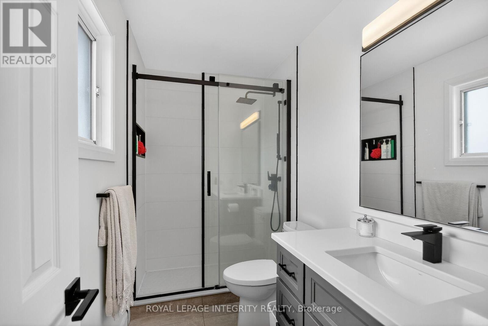 2092 Legrand Crescent, Ottawa, Ontario  K1E 3T6 - Photo 27 - X12894646