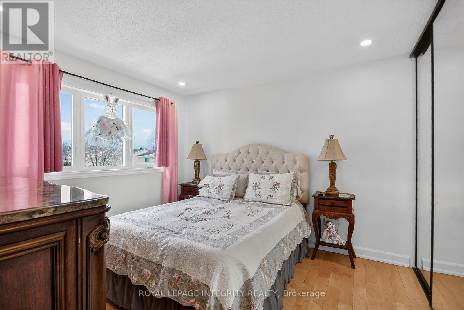 2092 Legrand Crescent, Ottawa, Ontario  K1E 3T6 - Photo 30 - X12894646