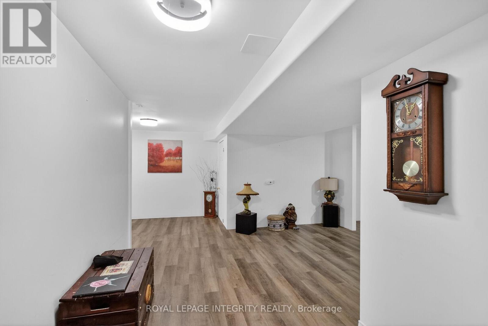 2092 Legrand Crescent, Ottawa, Ontario  K1E 3T6 - Photo 37 - X12894646