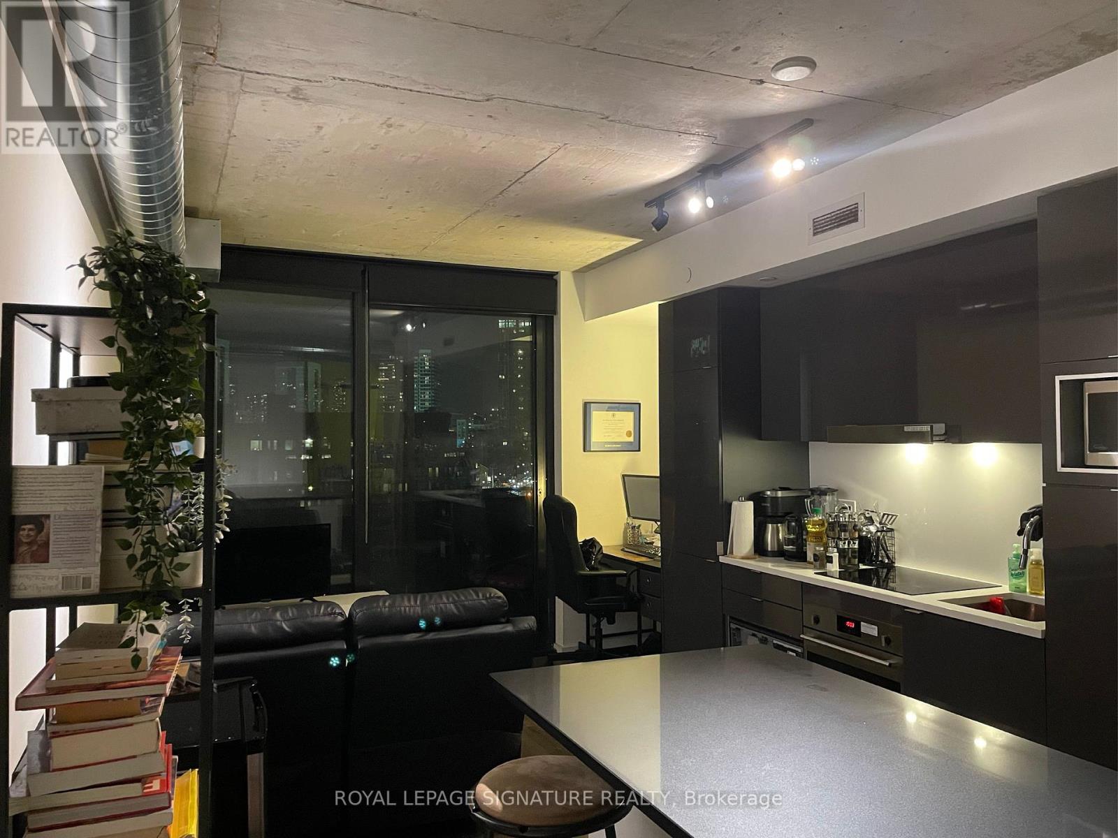 806 - 21 Lawren Harris Square, Toronto, Ontario  M5A 0T4 - Photo 5 - C12894654