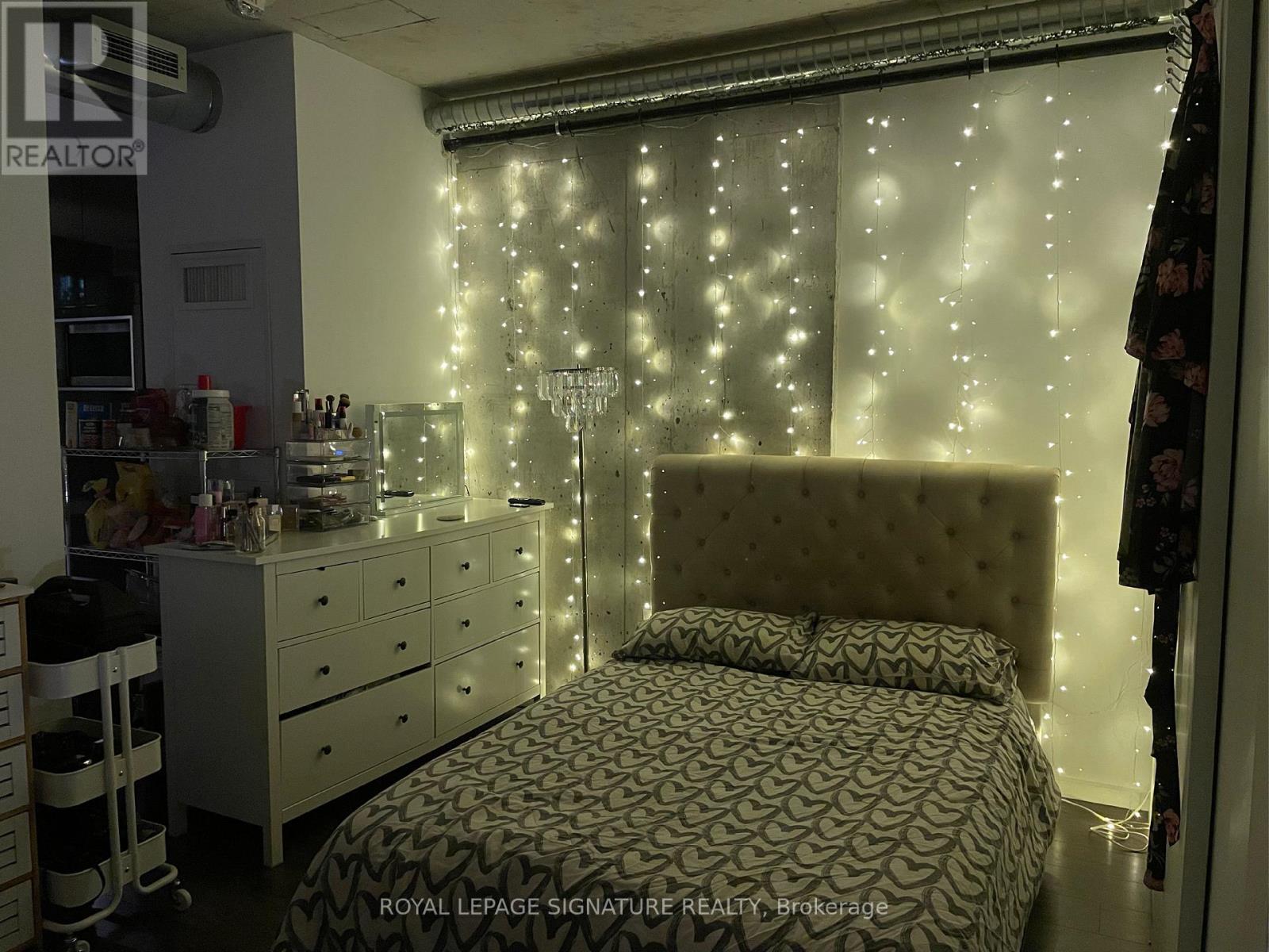 806 - 21 Lawren Harris Square, Toronto, Ontario  M5A 0T4 - Photo 7 - C12894654