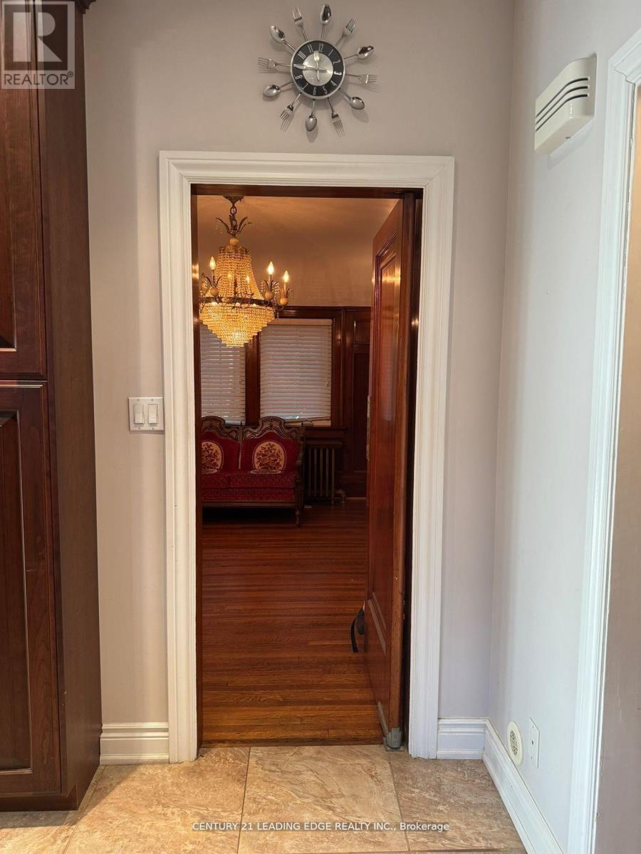 1274 Broadview Avenue, Toronto, Ontario  M4K 2T4 - Photo 15 - E12894568