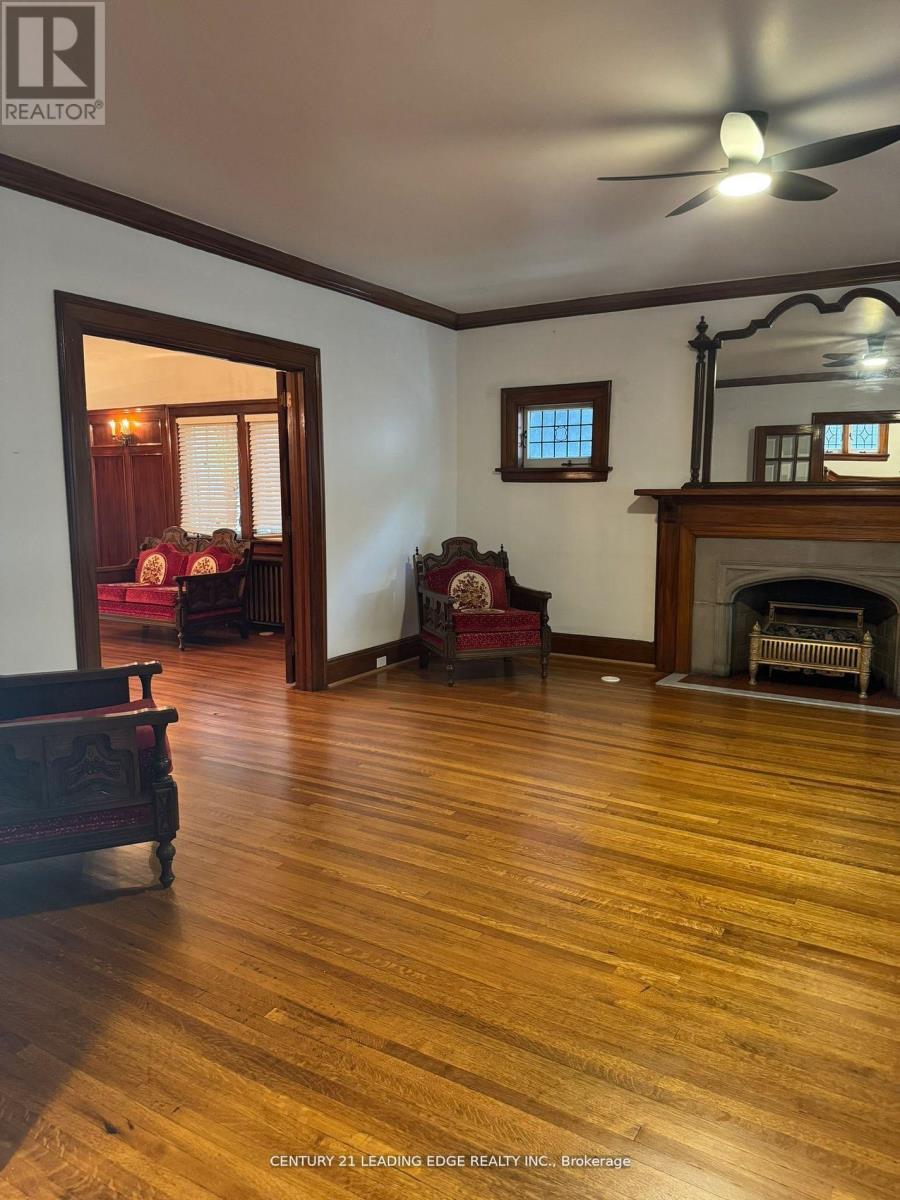 1274 Broadview Avenue, Toronto, Ontario  M4K 2T4 - Photo 5 - E12894568