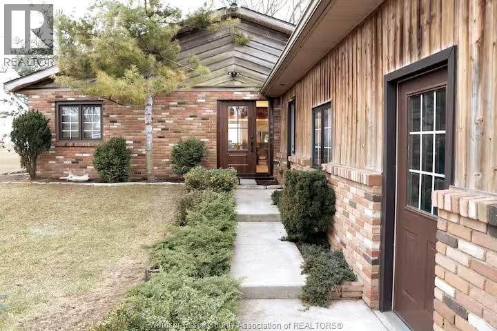 850 Point Pelee Drive, Leamington, Ontario  N8H 3V4 - Photo 2 - 26005566