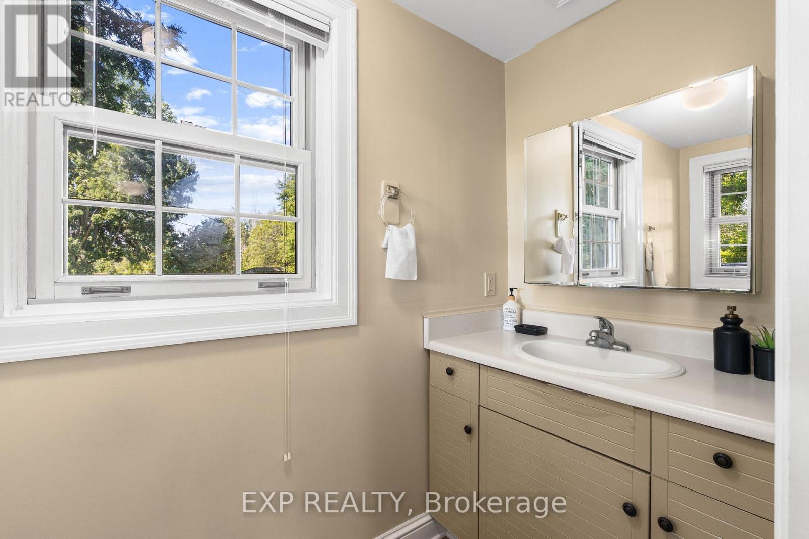 7928 Jock Trail, Ottawa, Ontario  K0A 2Z0 - Photo 15 - X12269277