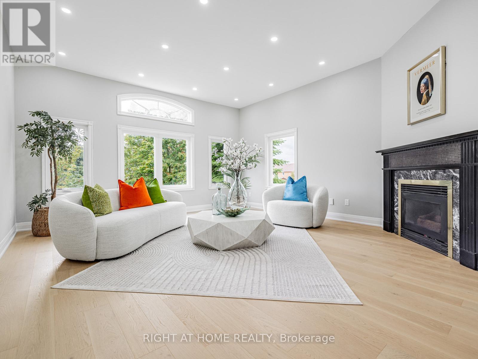 43 FARMSTEAD ROAD, Richmond Hill, Ontario