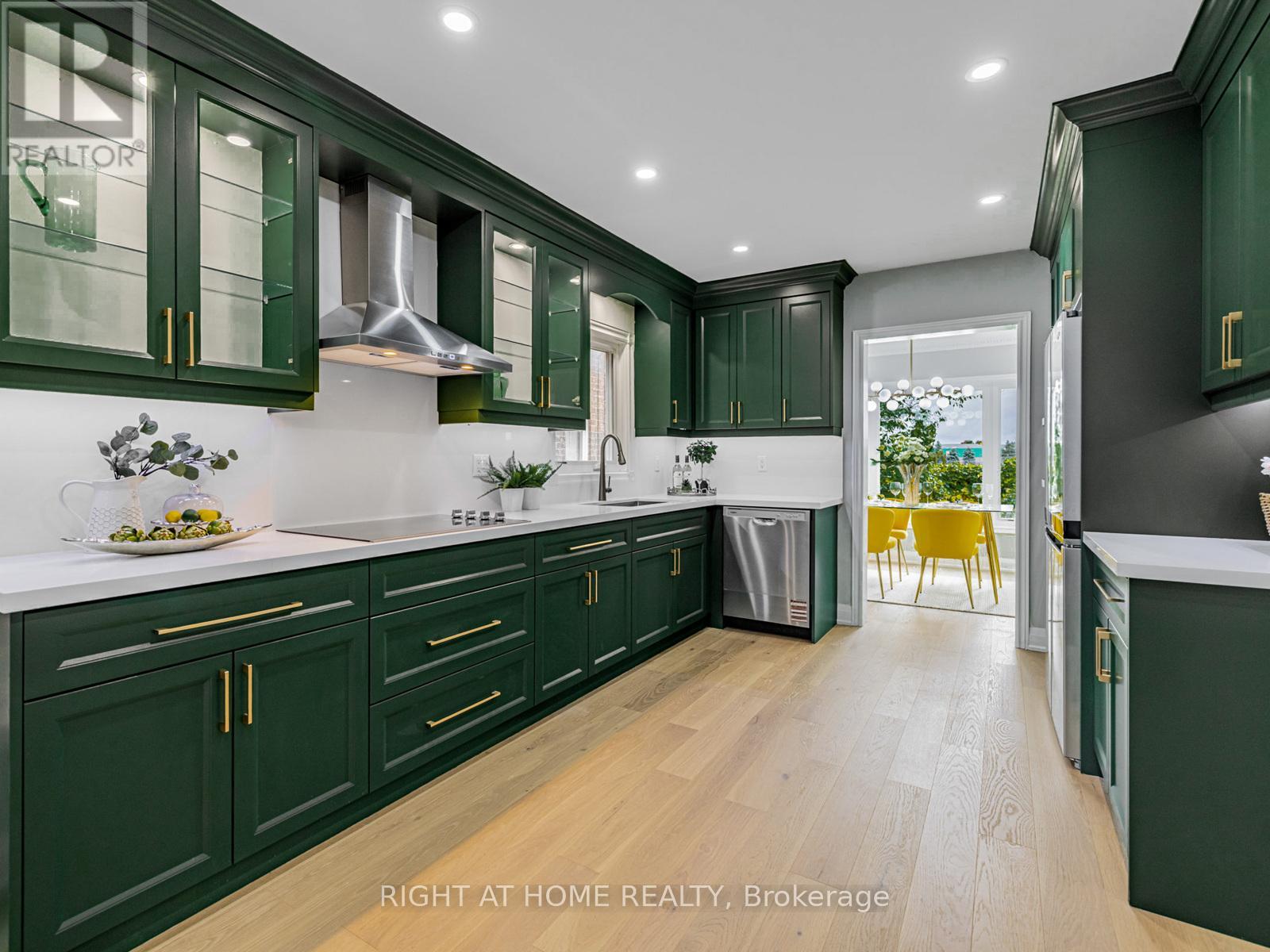 43 Farmstead Road, Richmond Hill (Rouge Woods), Ontario  L4S 1W3 - Photo 6 - N12894592