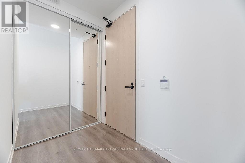 101 - 28 Interchange Way, Vaughan (Vaughan Corporate Centre), Ontario  L4K 0P8 - Photo 2 - N12894596