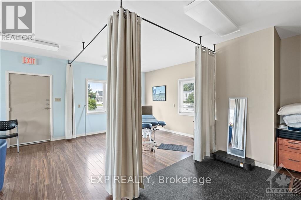 457 Main Street, North Dundas, Ontario  K0C 2K0 - Photo 8 - X9518314