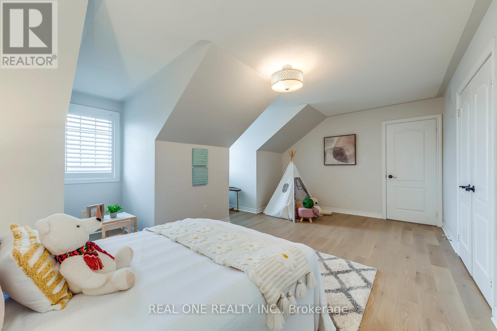 2326 Rockingham Drive, Oakville, Ontario  L6H 7J4 - Photo 30 - W12894534