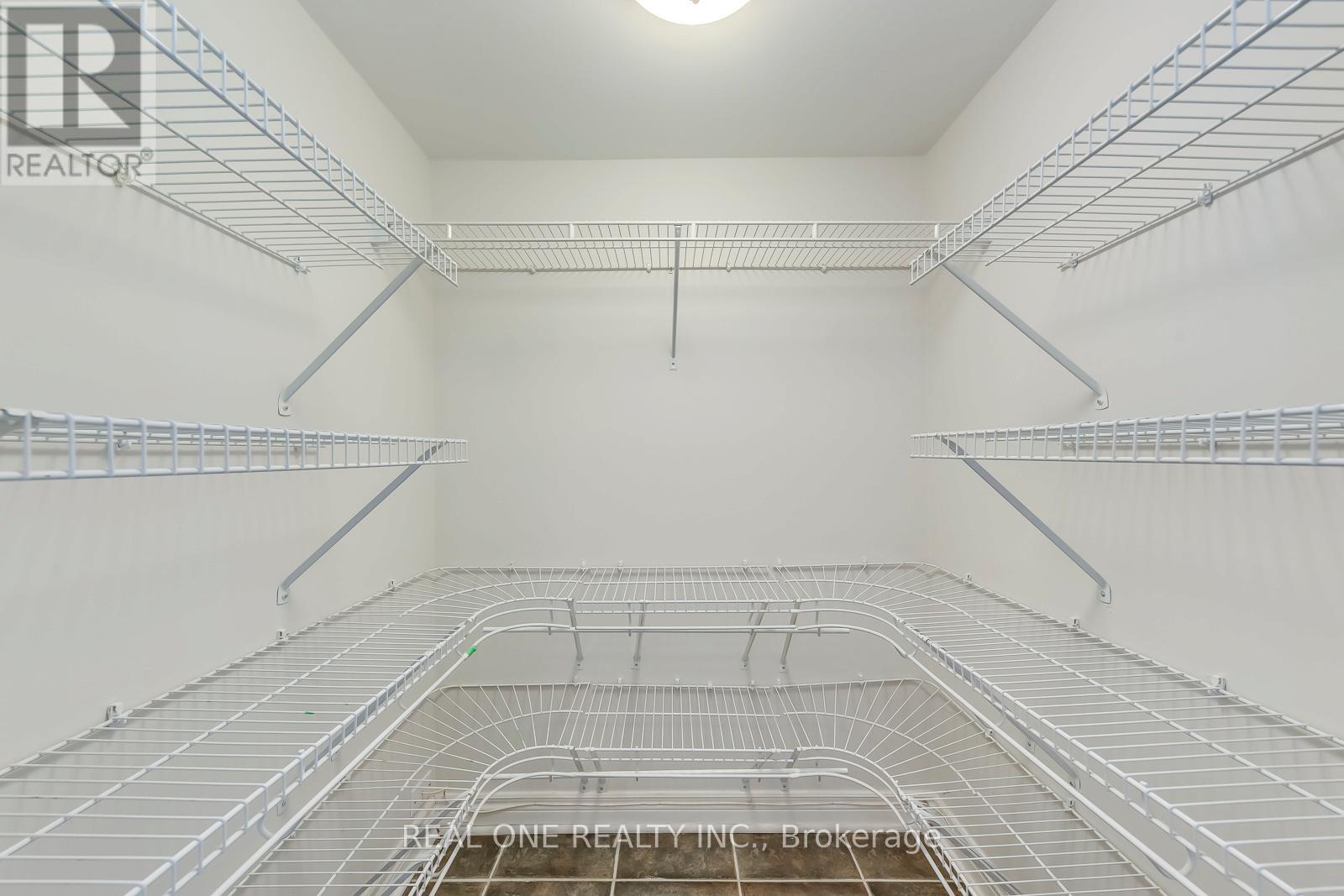 2326 Rockingham Drive, Oakville, Ontario  L6H 7J4 - Photo 44 - W12894534