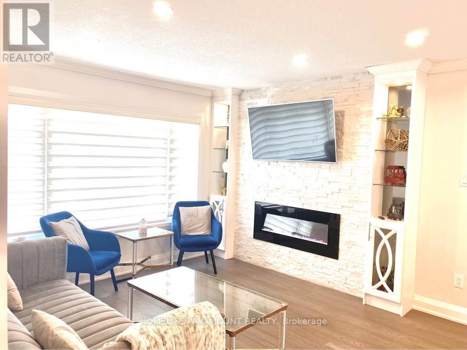 411 Bronte Road, Oakville (Wo West), Ontario  L6L 5C3 - Photo 2 - W12894562