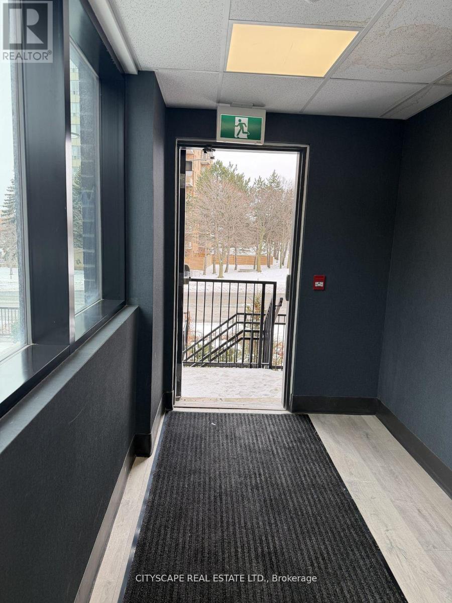 202 - 3401 Ridgeway Drive, Mississauga (Erin Mills), Ontario  L5L 0B9 - Photo 8 - W12894576