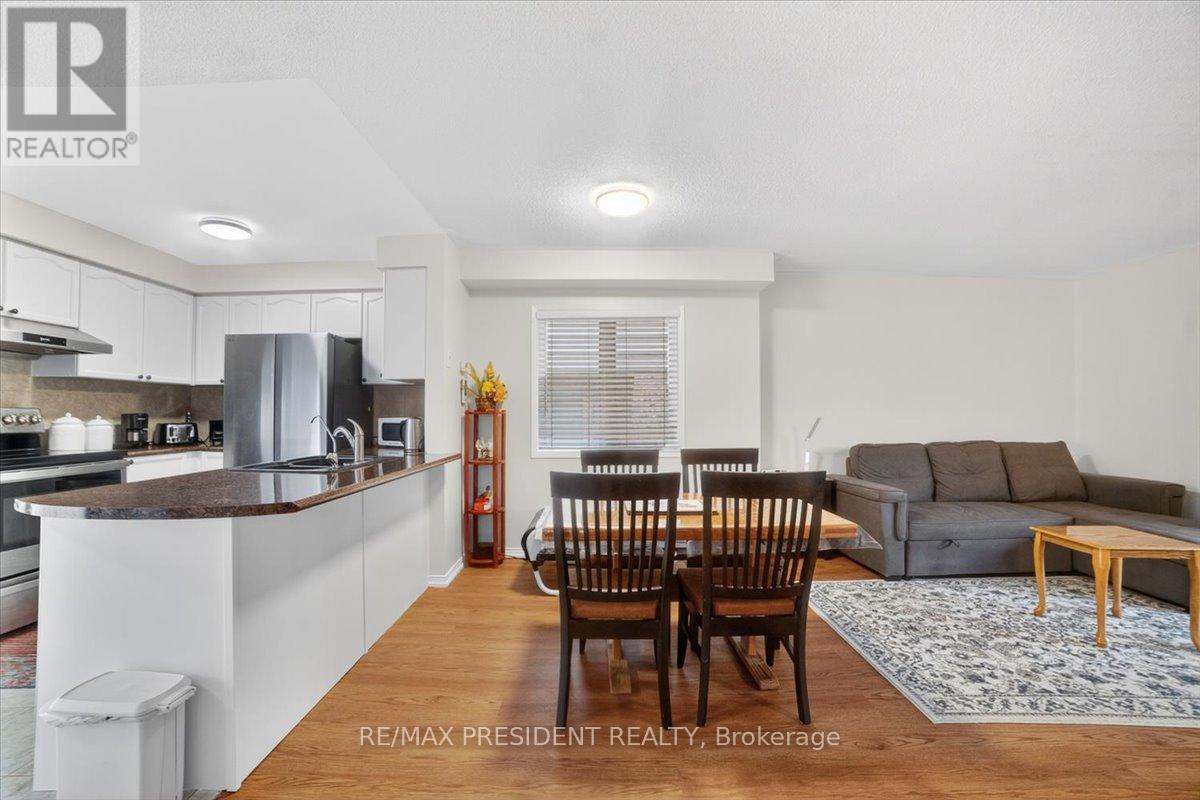 2957 Jackson Drive, Burlington, Ontario  L7M 4K6 - Photo 3 - W12894588