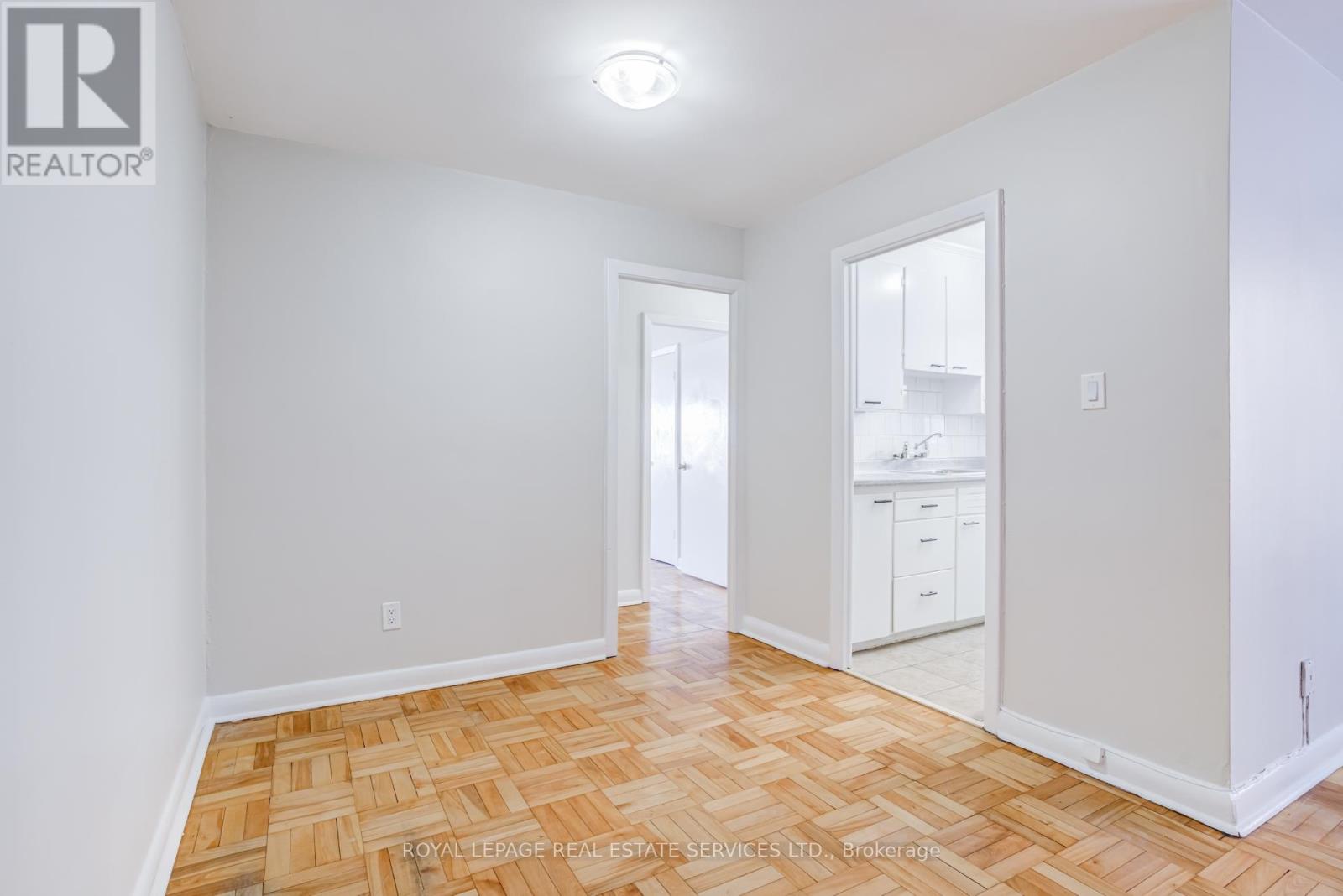 6 - 2846 Bloor Street W, Toronto (Kingsway South), Ontario  M8X 1A9 - Photo 5 - W12894624