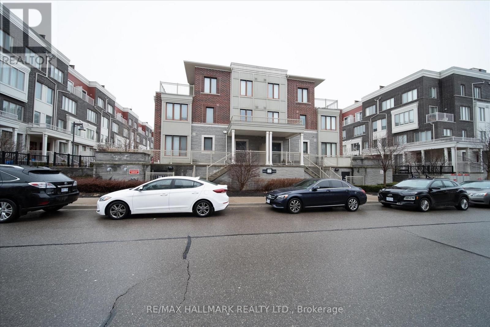 6 - 135 Long Branch Avenue, Toronto, Ontario  M8W 0A9 - Photo 2 - W12894628