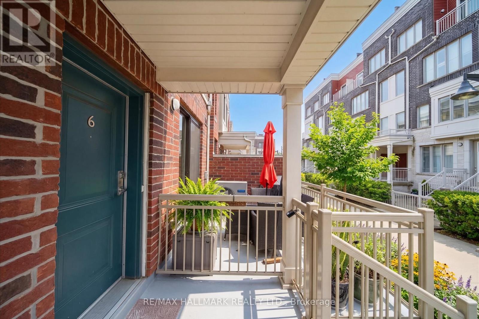 6 - 135 Long Branch Avenue, Toronto, Ontario  M8W 0A9 - Photo 5 - W12894628