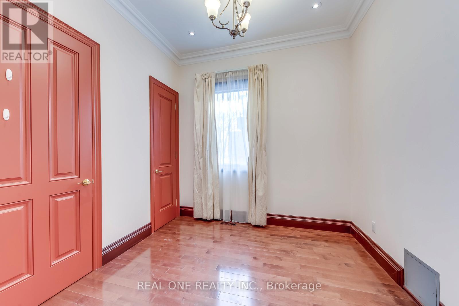 3480 Joan Drive, Mississauga, Ontario  L5B 1T5 - Photo 21 - W12894644