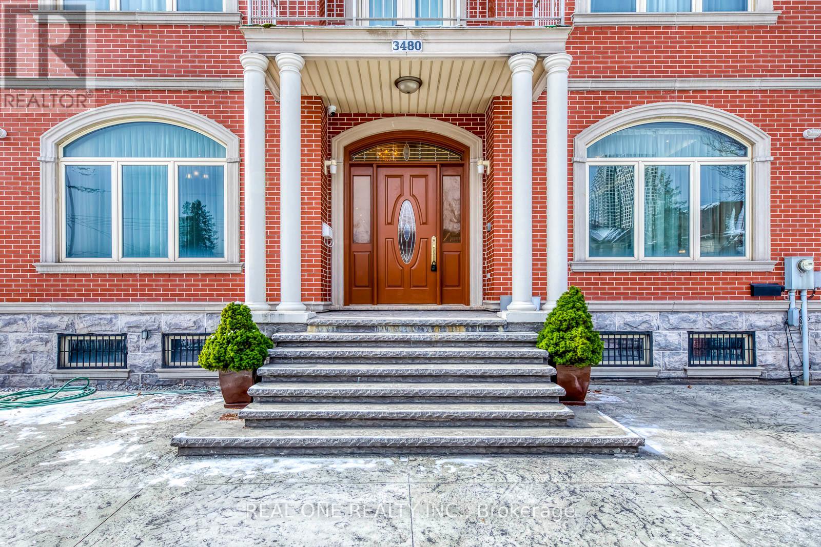 3480 Joan Drive, Mississauga, Ontario  L5B 1T5 - Photo 4 - W12894644