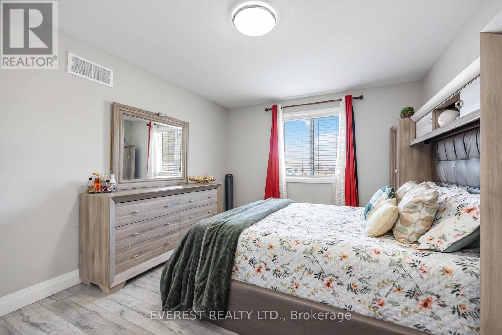 668 Winners Circle, St. Clair, Ontario  N0N 1G0 - Photo 20 - X12894578