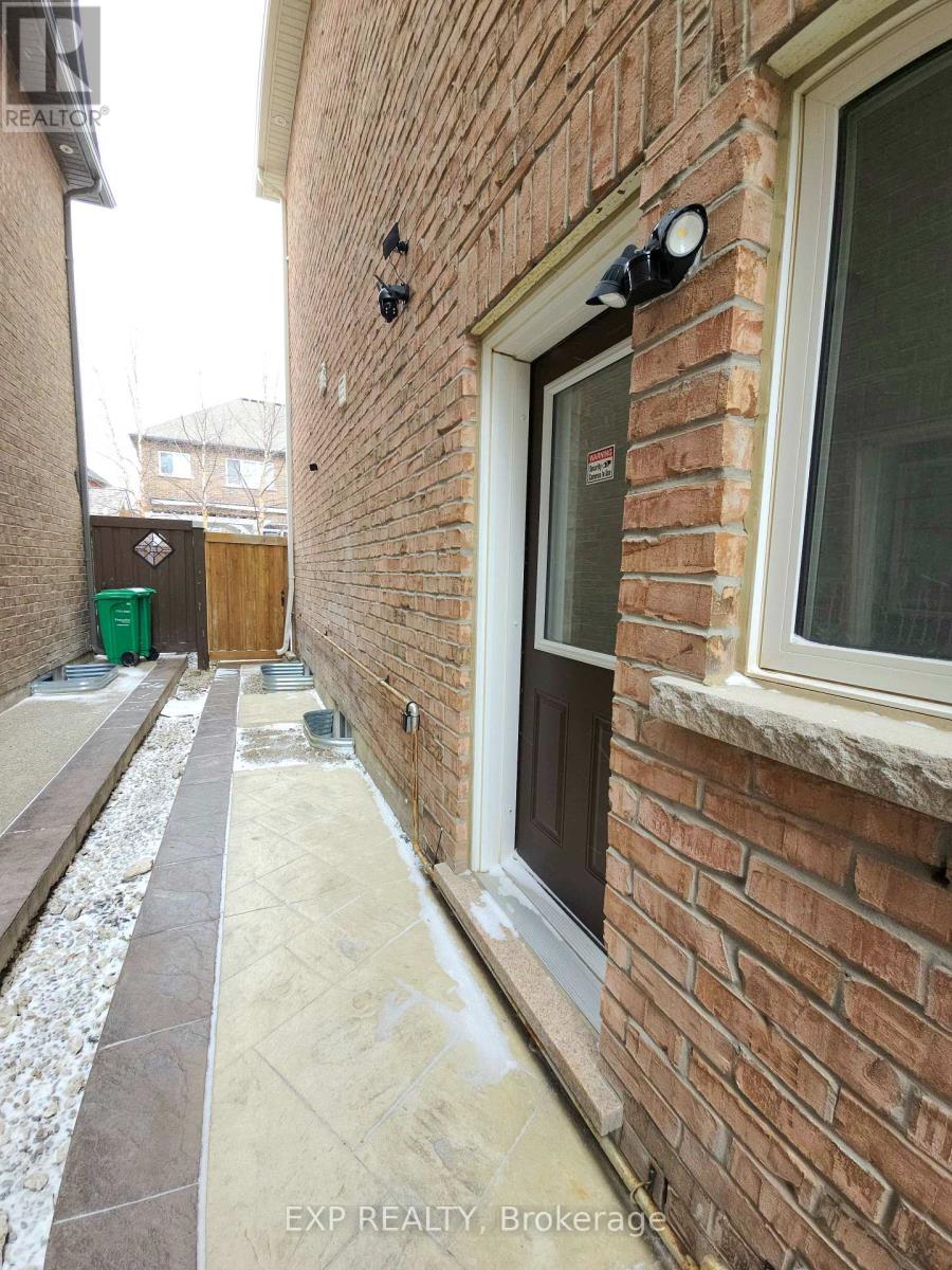 448 Dougall Avenue, Caledon, Ontario  L7C 4A6 - Photo 17 - W12894116