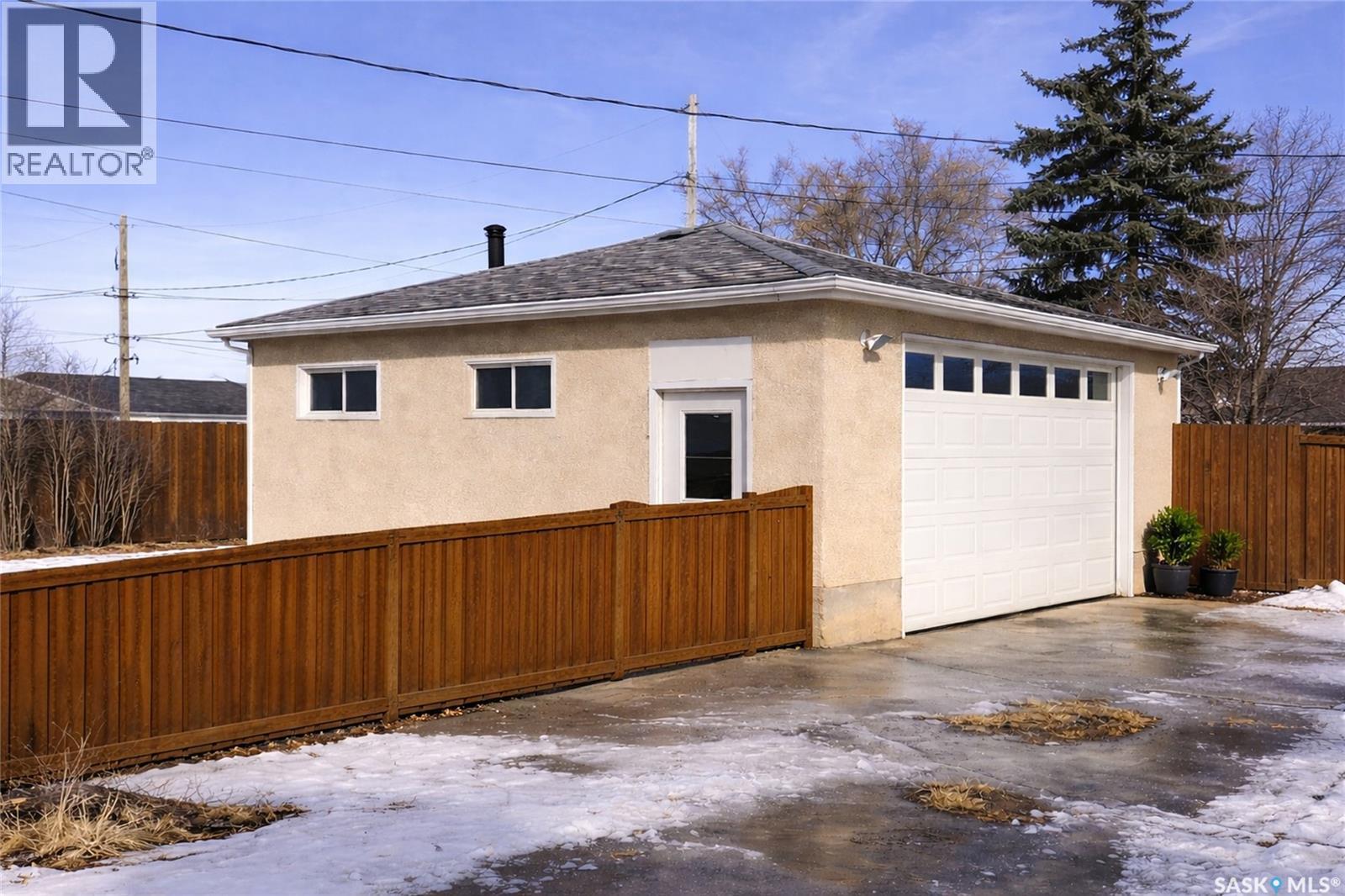1431 Southam Street, Regina, Saskatchewan  S4T 6X6 - Photo 3 - SK030712