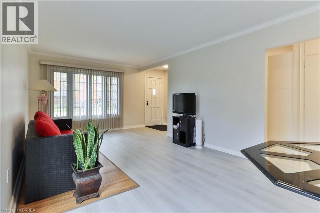 32 Christina Crescent, Scarborough, Ontario  M1R 4H6 - Photo 6 - 40812534