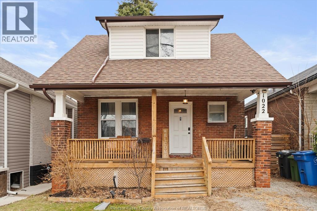 1022 Oak Avenue, Windsor, Ontario  N9A 5G4 - Photo 1 - 26005626