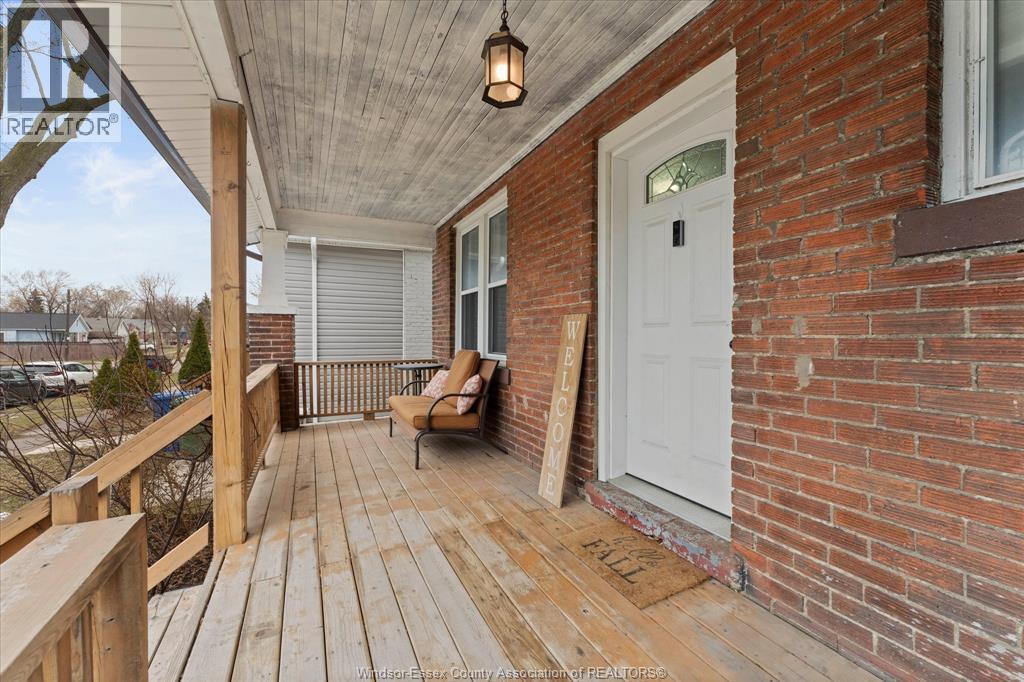 1022 Oak Avenue, Windsor, Ontario  N9A 5G4 - Photo 5 - 26005626