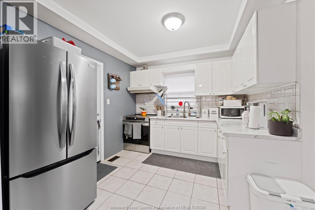 1022 Oak Avenue, Windsor, Ontario  N9A 5G4 - Photo 8 - 26005626