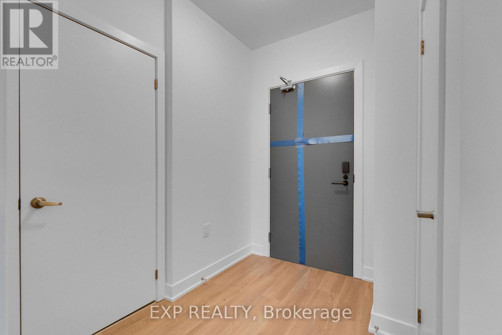 409 - 2088 James Street, Burlington, Ontario  L7R 1H6 - Photo 13 - W12873756