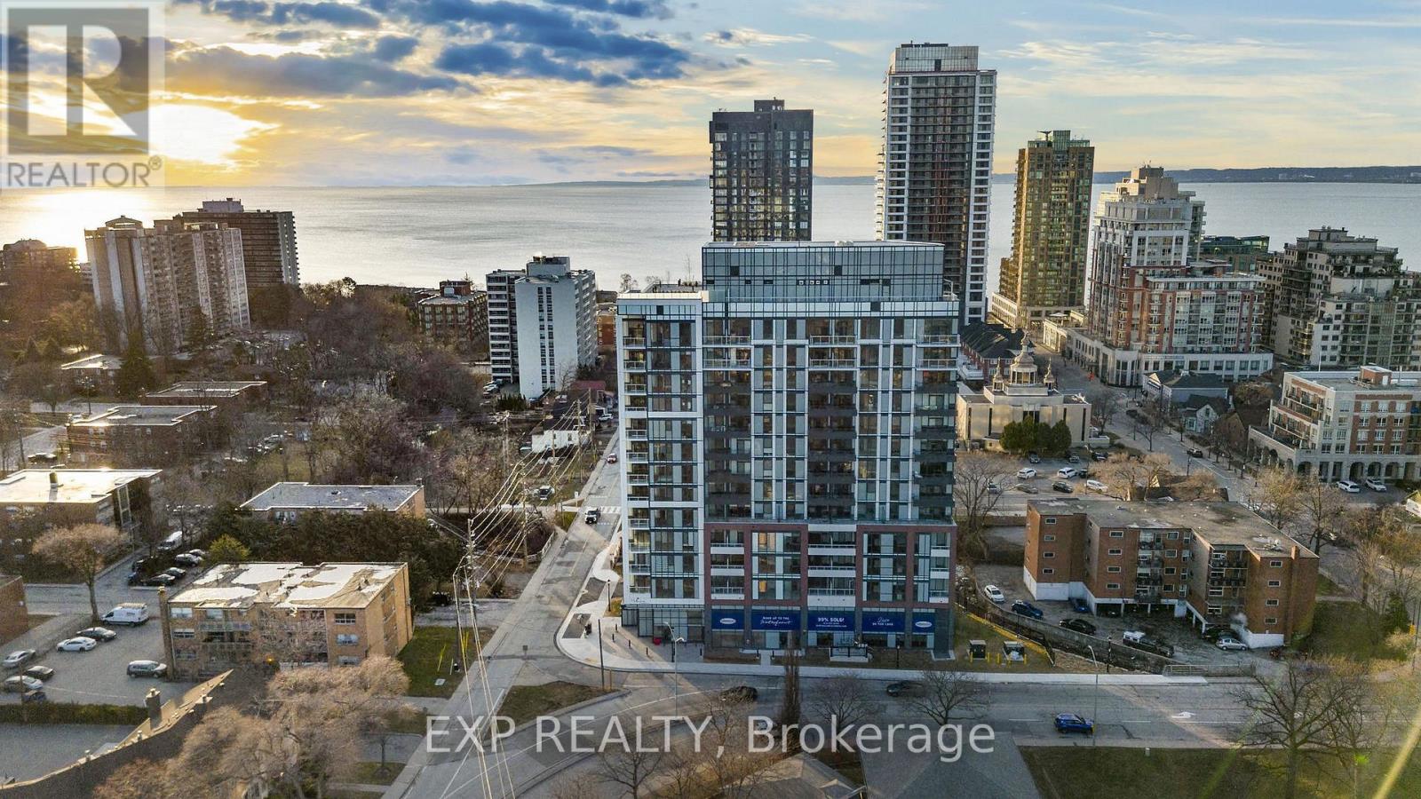 409 - 2088 James Street, Burlington, Ontario  L7R 1H6 - Photo 2 - W12873756