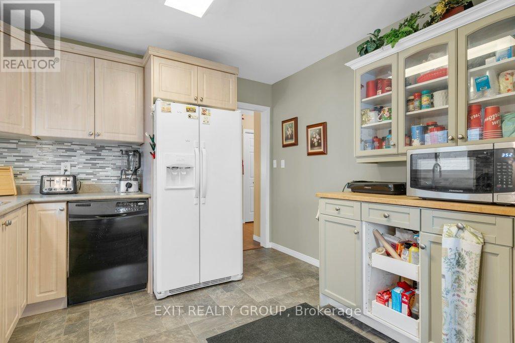 55 Gavey Street, Belleville (Thurlow Ward), Ontario  K8N 0L8 - Photo 16 - X12894738